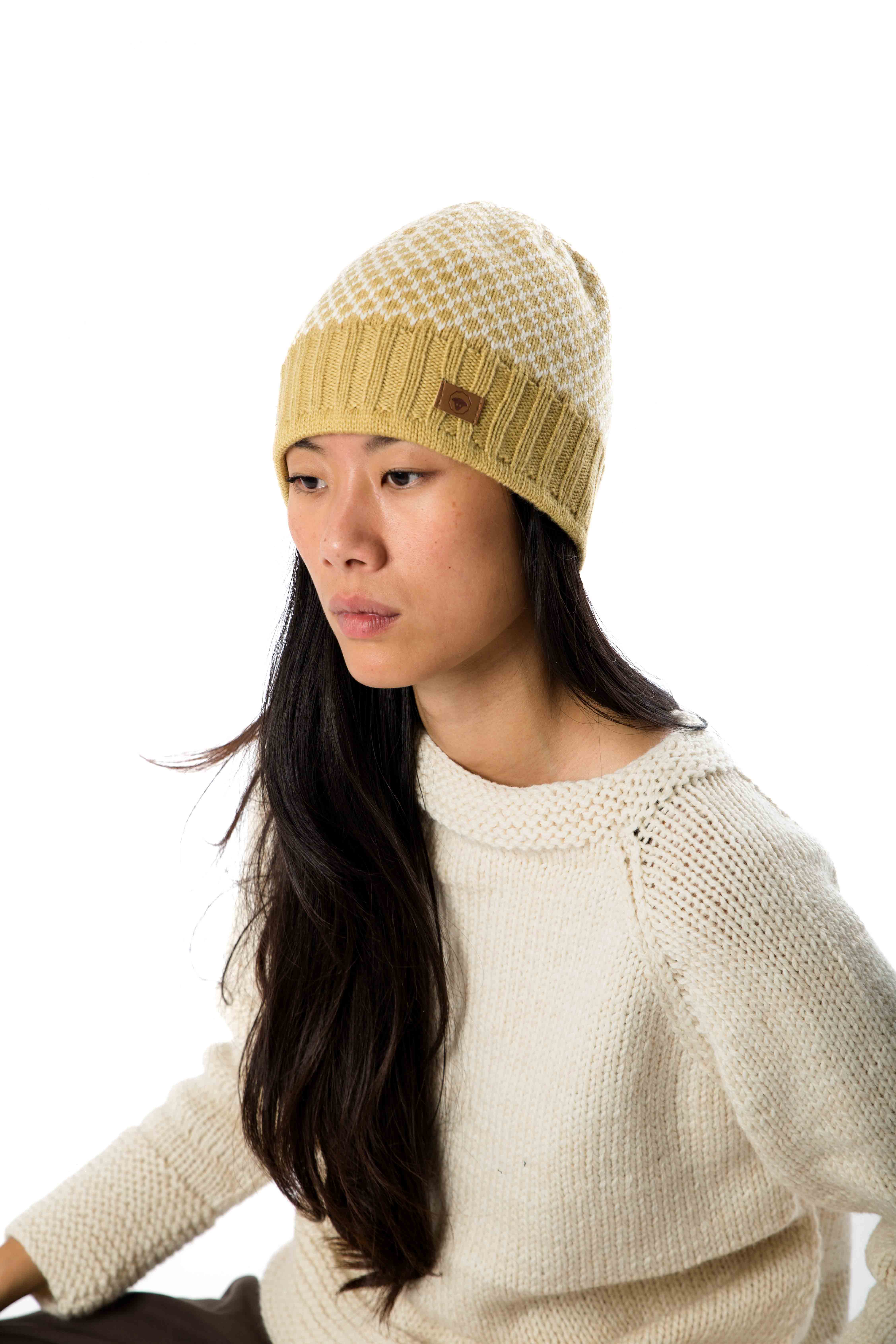 Skandinavische Wollstrickmütze  "Liv" aus Merinowolle