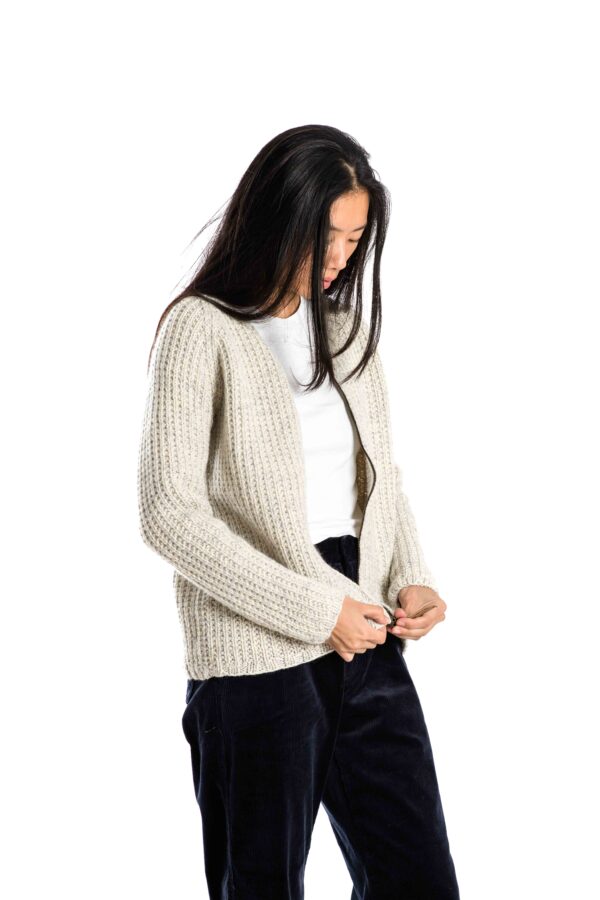 Handgestrickter Woll-Cardigan "Sol" Multicolor / Creme weiss