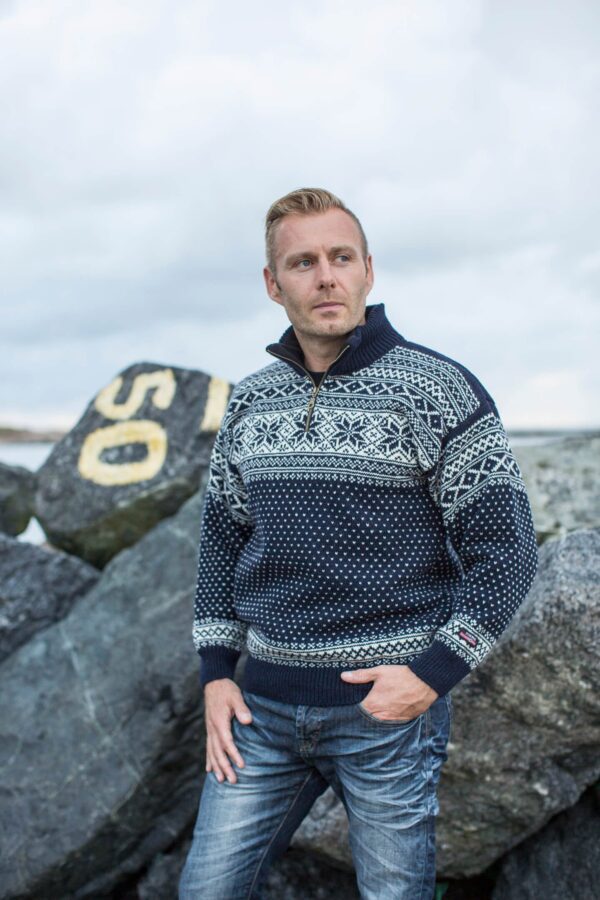 Norweger Pullover "Morten" Schneeflocken Muster, 100 % Schurwolle