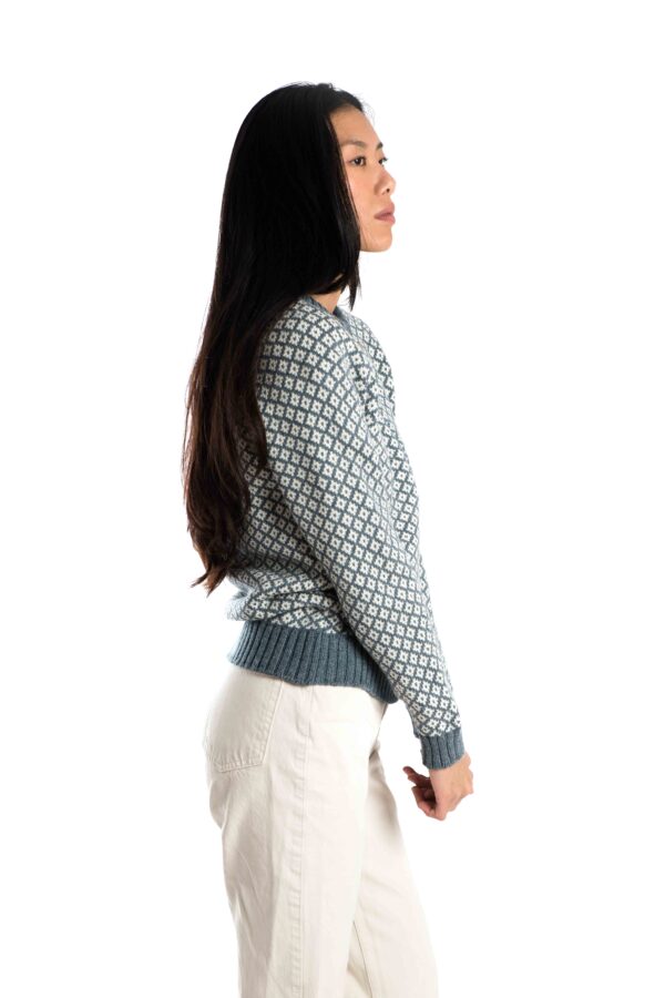 Skandinavische Wollstrickjacke mit Rautenmuster "Iris" Merinowolle